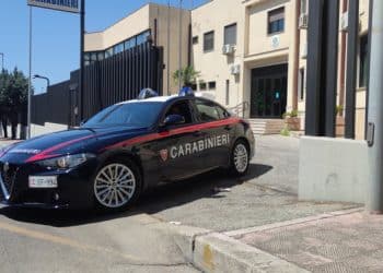 Dà fuoco a un’auto in centro a Massafra: arrestato 47enne grazie alle telecamere