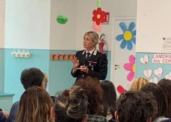 Martina Franca, il Capitano Fabbricatore incontra studenti e famiglie per prevenire le truffe