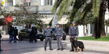 Droga, blitz della Guardia di Finanza: 31 persone segnalate nel Tarantino