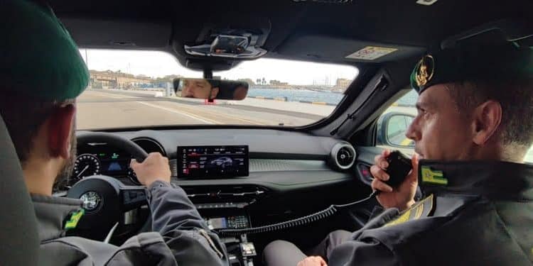 Lavoro nero e violazioni fiscali: 10 lavoratori irregolari scoperti dalla Guardia di Finanza nel Tarantino