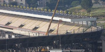 Stadio Iacovone, via alla rimozione della vecchia copertura: lavori in piena fase operativa