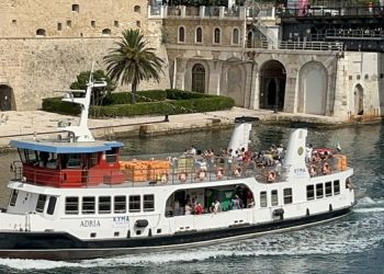 Torna il servizio idrovie per l’Isola San Pietro: Kyma Mobilità e Marina Militare di nuovo insieme per la comunità