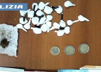 Trovato con 25 dosi di cocaina nello sportello del carburante: arrestato 23enne tarantino