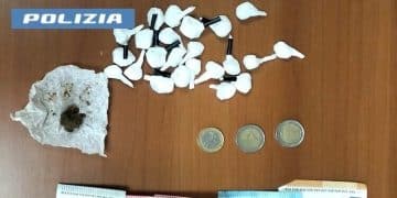 Trovato con 25 dosi di cocaina nello sportello del carburante: arrestato 23enne tarantino