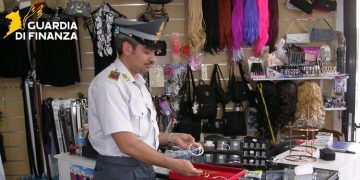 Maxi sequestro della Guardia di Finanza nel Tarantino: oltre 43mila prodotti non sicuri tolti dal mercato