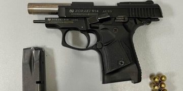 Arma clandestina nello scooter: arrestato pregiudicato 39enne a Taranto