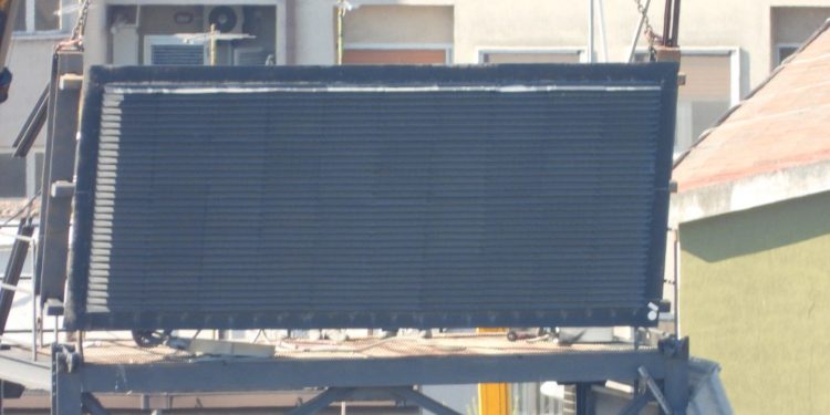 Addio al Vecchio Tabellone: Smontato lo Storico Display dello Stadio Iacovone