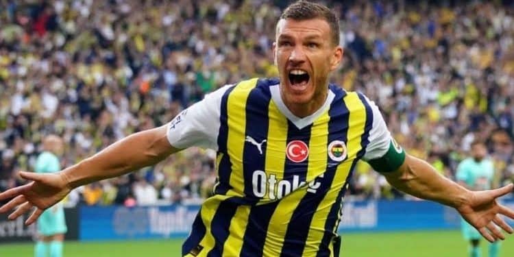 Džeko infiamma la Fiorentina, Hernandez saluta il Milan: Roma e Napoli al lavoro per grandi colpi