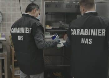 NAS Taranto, blitz nei locali della provincia: sospensioni, sequestri e maxi multe per irregolarità igieniche e sanitarie