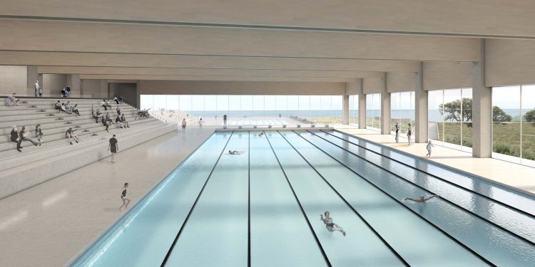 Taranto, lo stadio del nuoto che si affaccia sul mare e sulla memoria