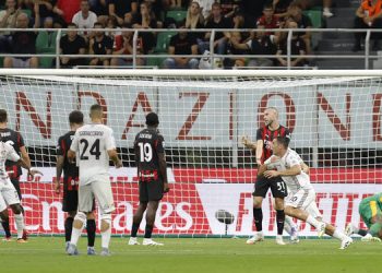 Serie A 2025-2026: La Cremonese sorprende il Milan, debutto col botto per Roma e Napoli