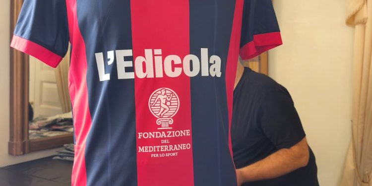 Taranto Calcio svela la nuova maglia: tradizione, orgoglio e un tocco di Mediterraneo