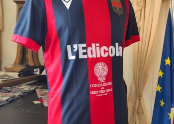 Taranto Calcio svela la nuova maglia: tradizione, orgoglio e un tocco di Mediterraneo