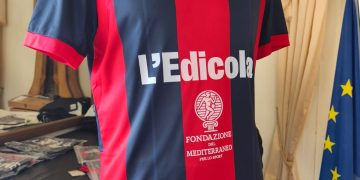 Taranto Calcio svela la nuova maglia: tradizione, orgoglio e un tocco di Mediterraneo