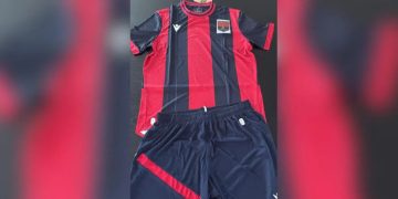 Taranto, svelata la nuova maglia 2025-2026: tradizione e rinnovamento nei colori rossoblù