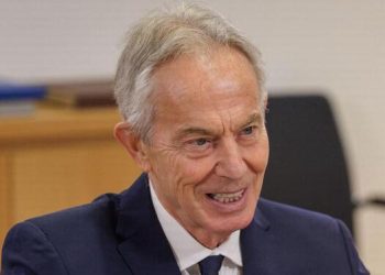 Di Stefano si propone come guida per Gaza, superando l’offerta di Blair