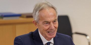 Di Stefano si propone come guida per Gaza, superando l’offerta di Blair