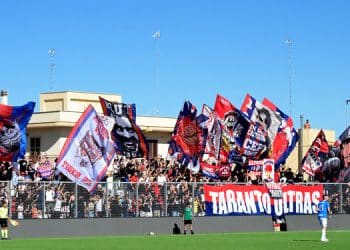 Taranto chiede la rimozione dei tabelloni led allo stadio “Italia”