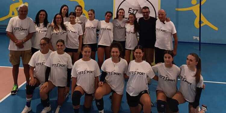 E77 SRL sostiene la prima squadra della New Orchidea Volley: parte la stagione 2025/2026