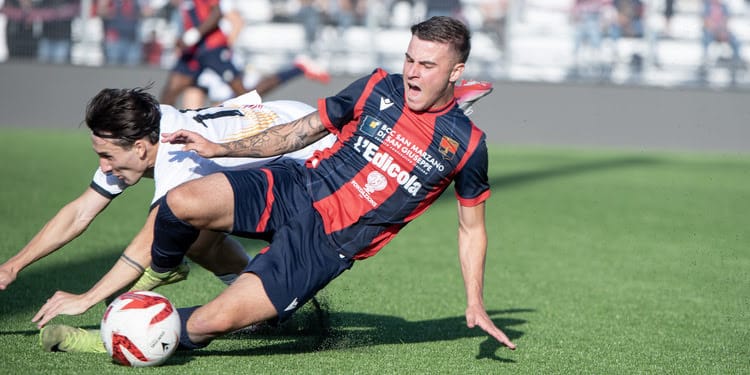 Eccellenza Puglia: Taranto e Bisceglie avanti, goleade e sorprese nel weekend di fuoco