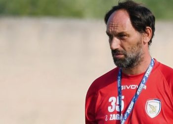 Canosa Calcio 1948: sollevato dall’incarico mister Francesco Modesto