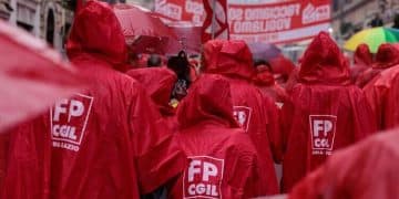Taranto, sit-in dei lavoratori dell’igiene urbana: “Contratto nazionale subito”