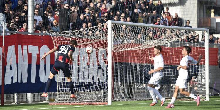 Brindisi capolista, Taranto travolgente! Bisceglie e Canosa inseguono: Eccellenza in fiamme alla 12ª giornata!