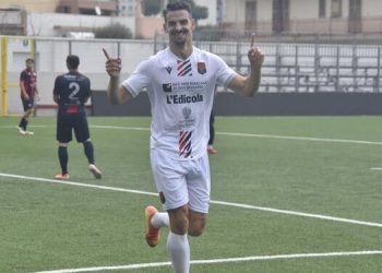 Pablo Aguilera celebra lo spirito di squadra del Taranto