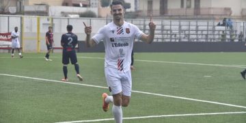 Pablo Aguilera celebra lo spirito di squadra del Taranto