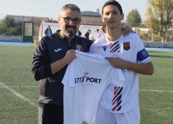 Vince il Taranto, ma a trionfare è lo sport solidale: la maglia E77 Sport per la Maratona Telethon Udine inaugura il derby