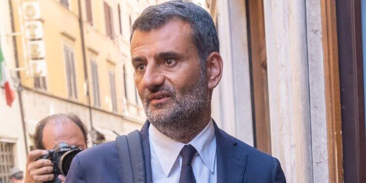 Decaro nuovo presidente della Regione Puglia: vittoria schiacciante tra il 65% e il 69% dei voti