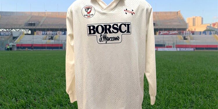 Taranto, la maglia che racconta una stagione: il matchworn di Piero Caputo 1994/95