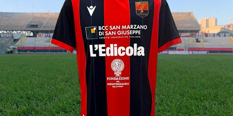 La maglia di Delvino: cuore e stile del Taranto 2025/2026