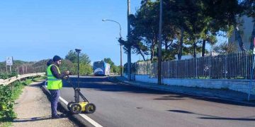 Verifiche sulla costa ionica dopo le mareggiate: indagini con georadar in via del Faro a San Vito