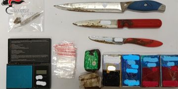 Droga nascosta in auto e in casa, arrestato 19enne a Taranto