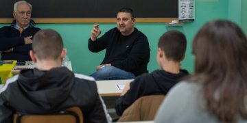 Taranto protagonista con “Città con Nelson Mandela”: grande partecipazione all’I.C.S. “G. Salvemini”