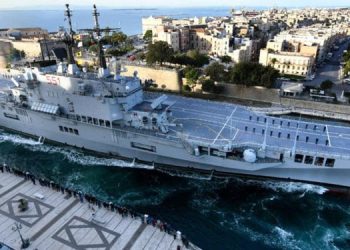 Nave Garibaldi, fronte trasversale: “Deve restare a Taranto e diventare un museo”