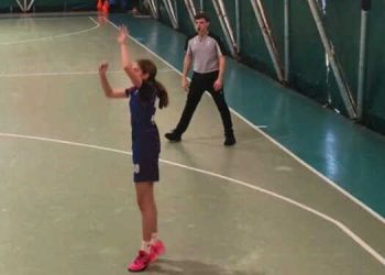 Giocatrice di basket muore a 15 anni dopo una cena: era allergica al latte