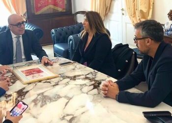E77 Srl, l’arte entra in città: donata a Taranto un’opera di Giorgio Celiberti