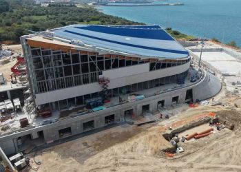 Taranto, completata la copertura in legno dello Stadio del Nuoto: al via la fase impiantistica