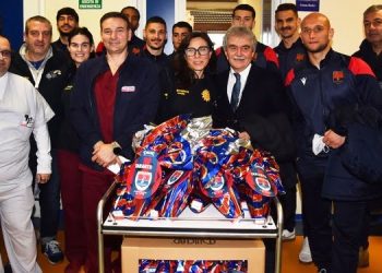 SS Taranto Calcio in visita ai bimbi e alle bimbe di Pediatria e Oncoematologia pediatrica