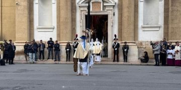 Taranto, la fede che cammina: il racconto intenso di una Settimana Santa vissuta da dentro