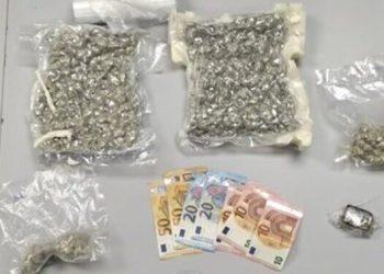 Taranto, droga e pistola nascosta in casa: arrestato 33enne dalla Polizia di Stato