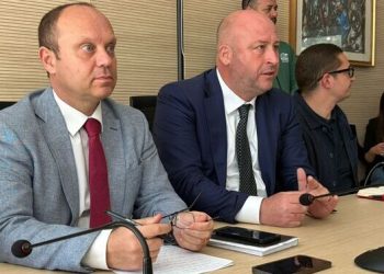 Leonardo Aerostrutture, FdI: “Serve una vera condivisione politica per salvare produzione e lavoro”