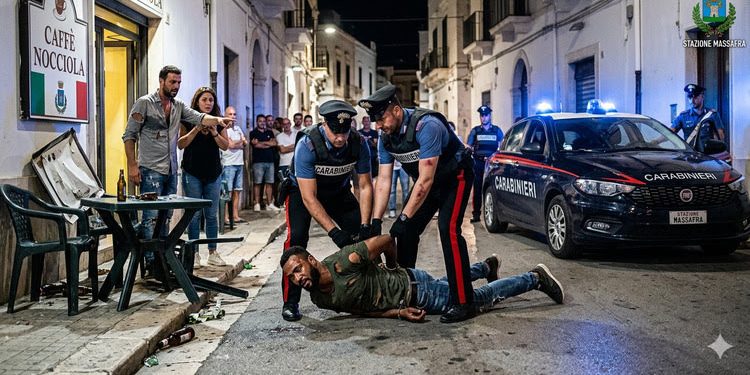 Notte di follia a Massafra: aggredisce clienti e Carabinieri, arrestato 28enne