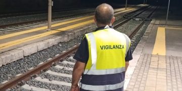 Ferrovie Sud Est taglia i guardiani delle stazioni: sette lavoratori tarantini senza lavoro da oggi
