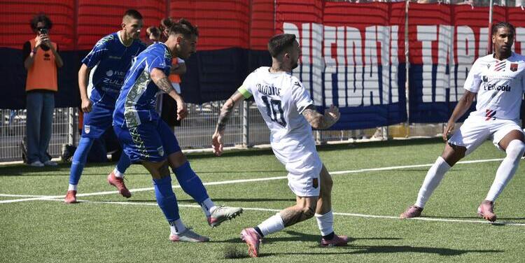 Apice Calcio: “Niente accrediti e stop ad abbonamenti per la gara contro il Taranto”