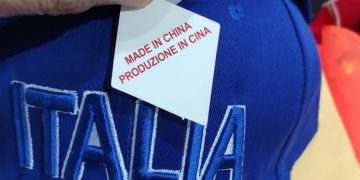 Guardia di Finanza: maxi sequestro da oltre 240mila prodotti contraffatti e non sicuri