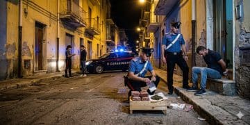 Droga a Taranto, un arresto e una denuncia: sequestrate cocaina, hashish e marijuana