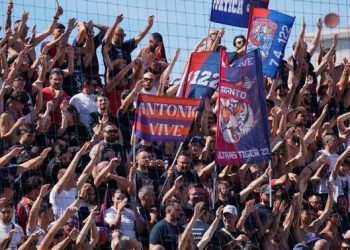 Taranto, sfuma la promozione: la protesta scaglia contro Loiodice e il resto della squadra